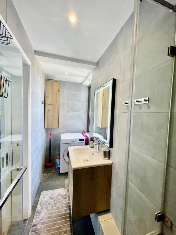 Luxury Modern Apartment - Excellent Location 50M From The Beach, Restaurants, Bars, Shops Flic-en-Flacq Exteriör bild